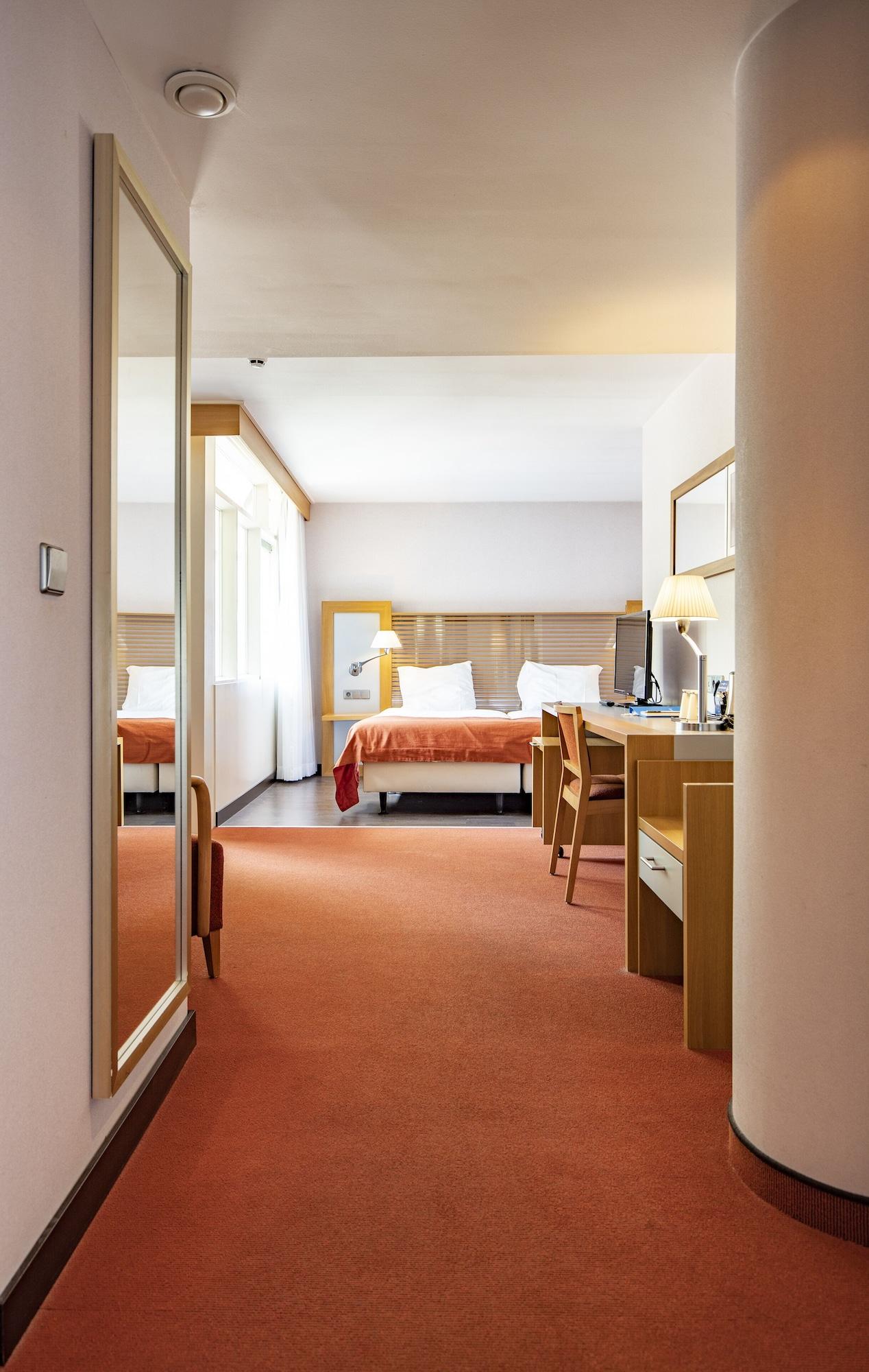 Fletcher Hotel Restaurant Amersfoort Bagian luar foto