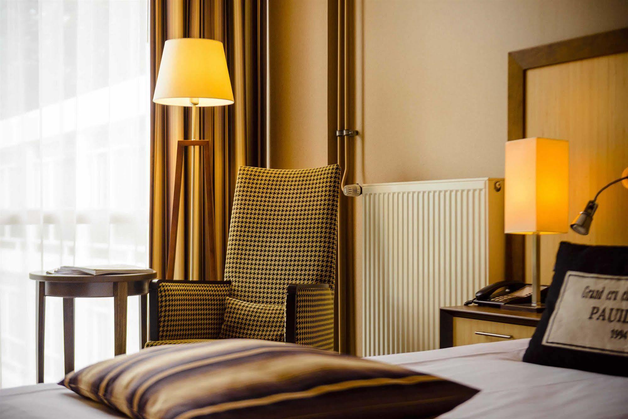 Fletcher Hotel Restaurant Amersfoort Bagian luar foto